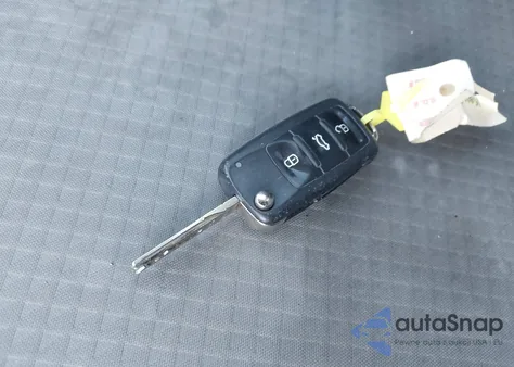 2017 Volkswagen Jetta 1.4T S z USA, uszkodzony, nr VIN 3VW2B7AJ5HM331360